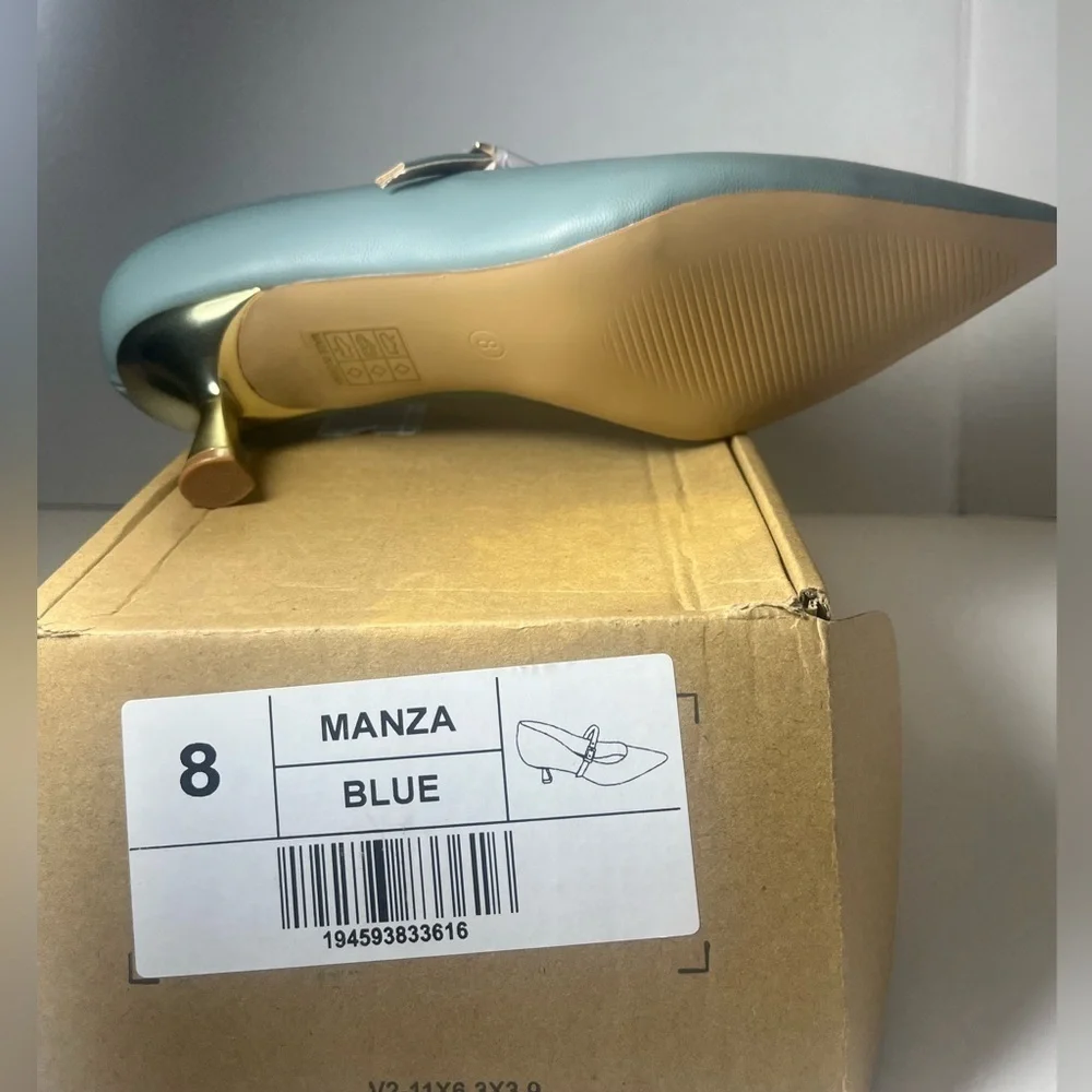 Journee Collection Manza Pump
